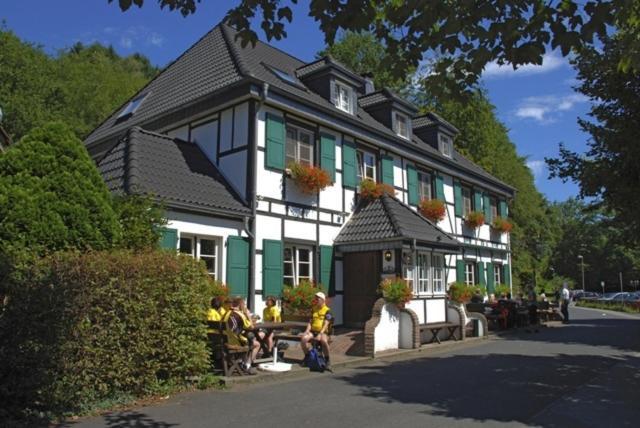 Wisskirchen Hotel & Restaurant Odenthal Zewnętrze zdjęcie